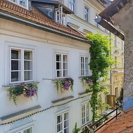 Apartment Perfect Location Free Wifi Center Three People