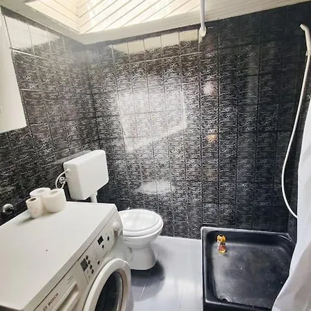 Perfect Location Free Wifi Center Three People Apartment *